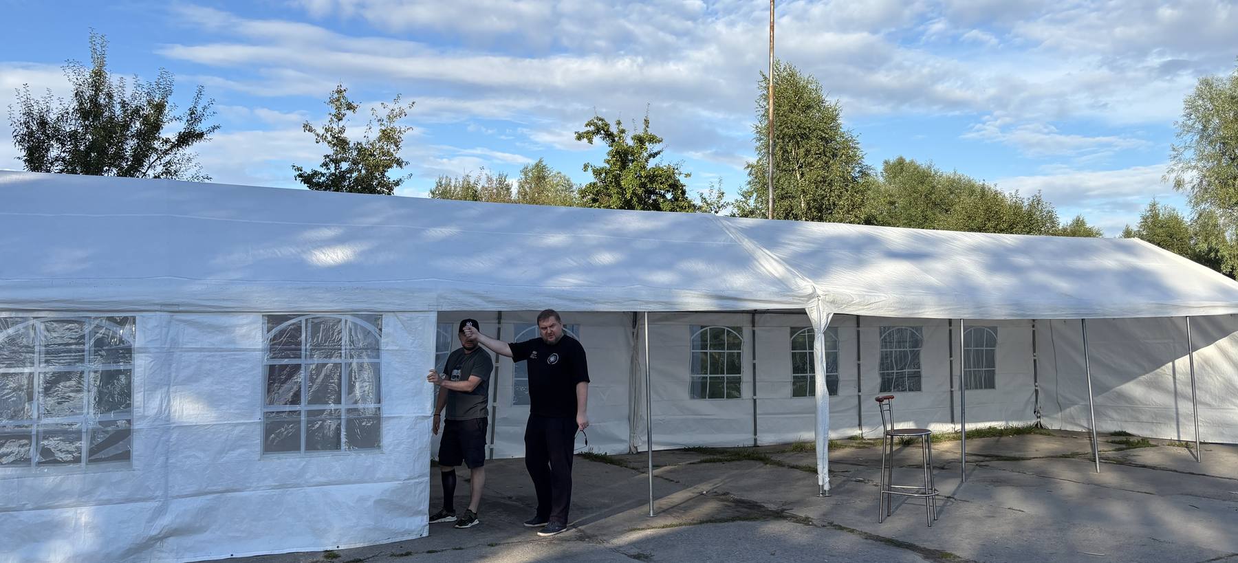 Банкетные шатры 4×8 — монтаж команды Holy day